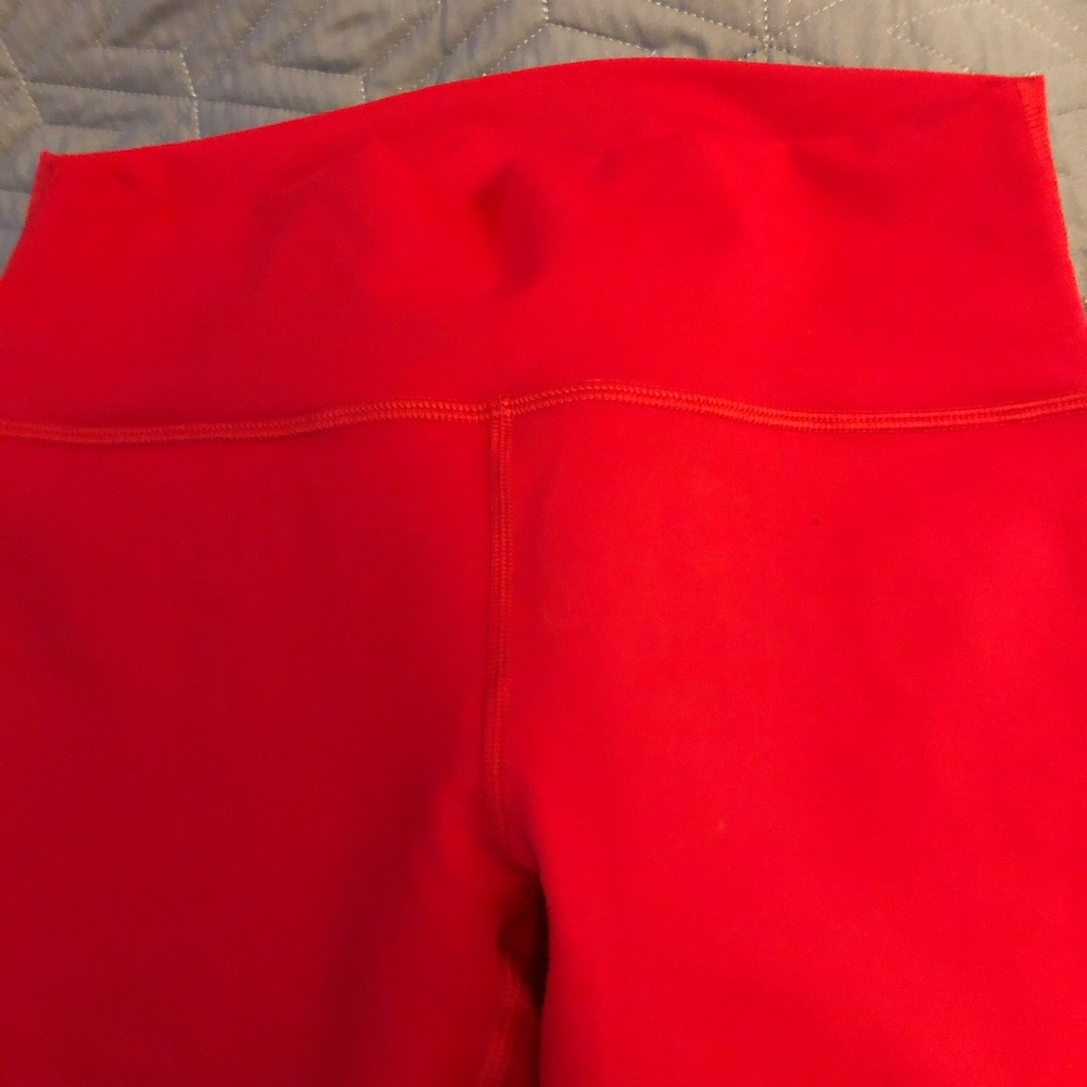 Fabletics Powerhold Red Legging Women’s Size M 7/8 - image 2